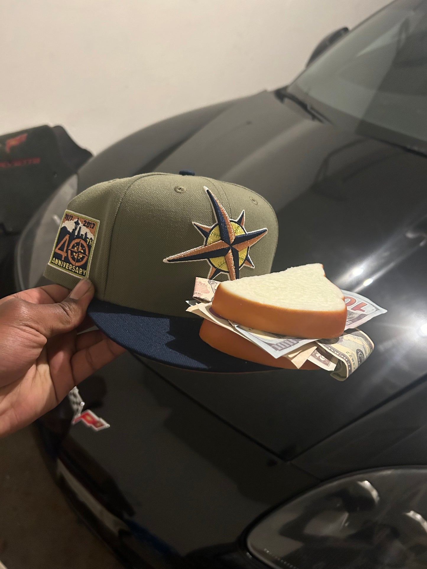 “Breadwinner Deluxe” Seattle Mariners Fitted (1of1)